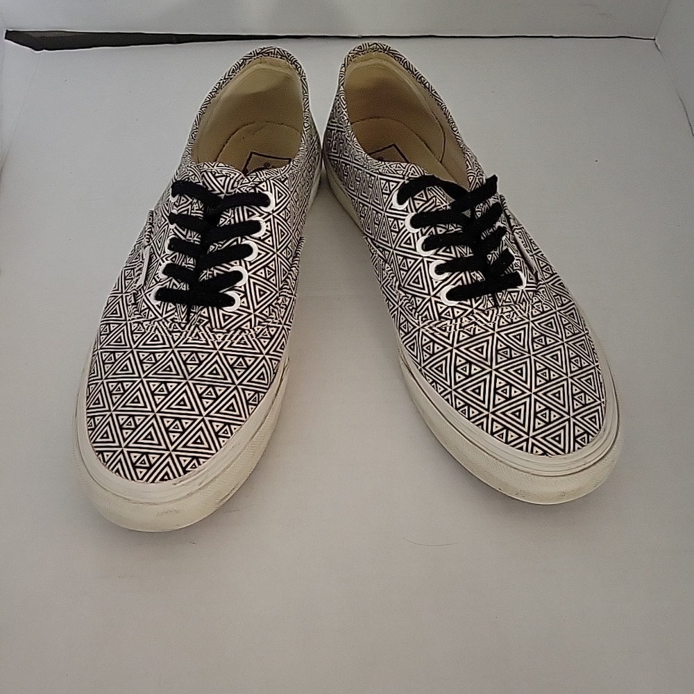 Vans Shoes Women’s 8.5 Mens 7 Black & White Triangle Geometric Pattern Lace Up